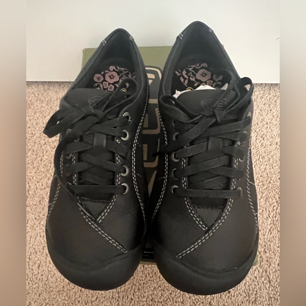 Keen Presidio Black Women's shoes size 7.5